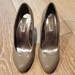 STEVE MADDEN HEELS - SIZE 8